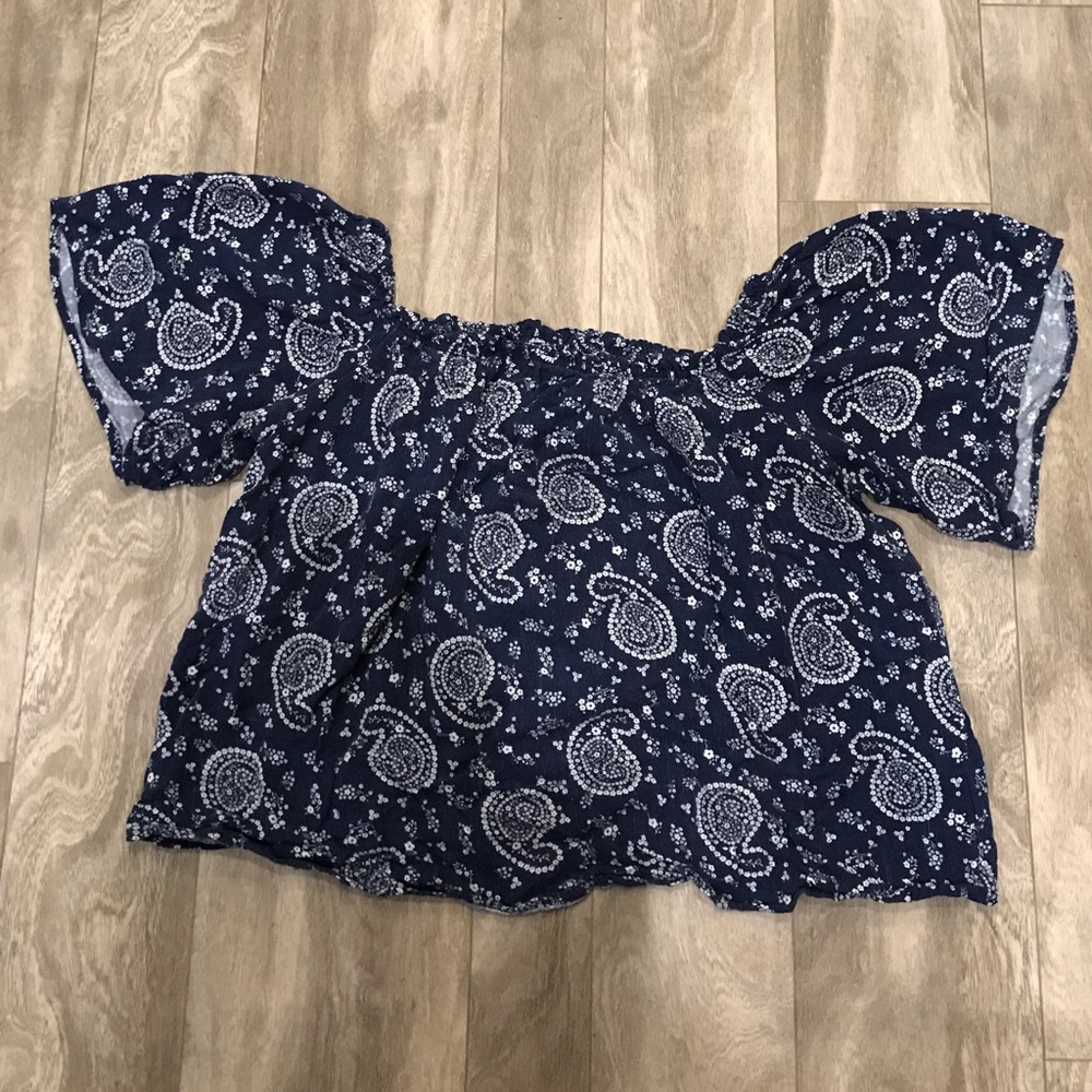 Buckle Top